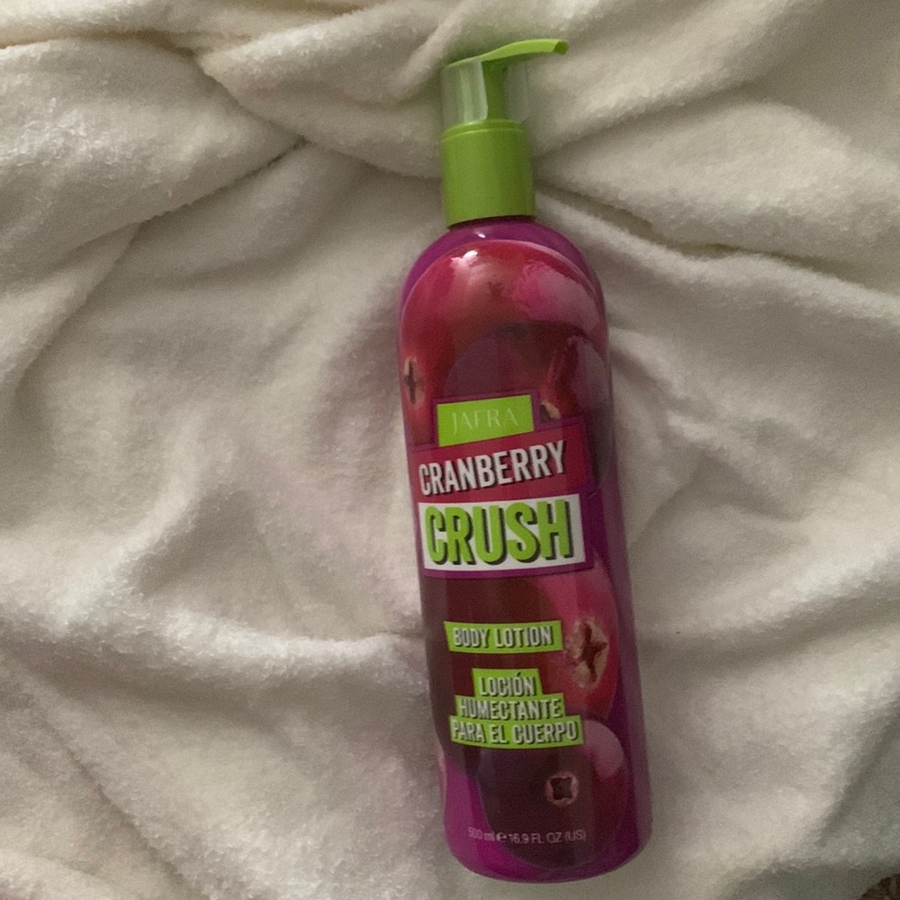 Jafra cranberry crush body lotion